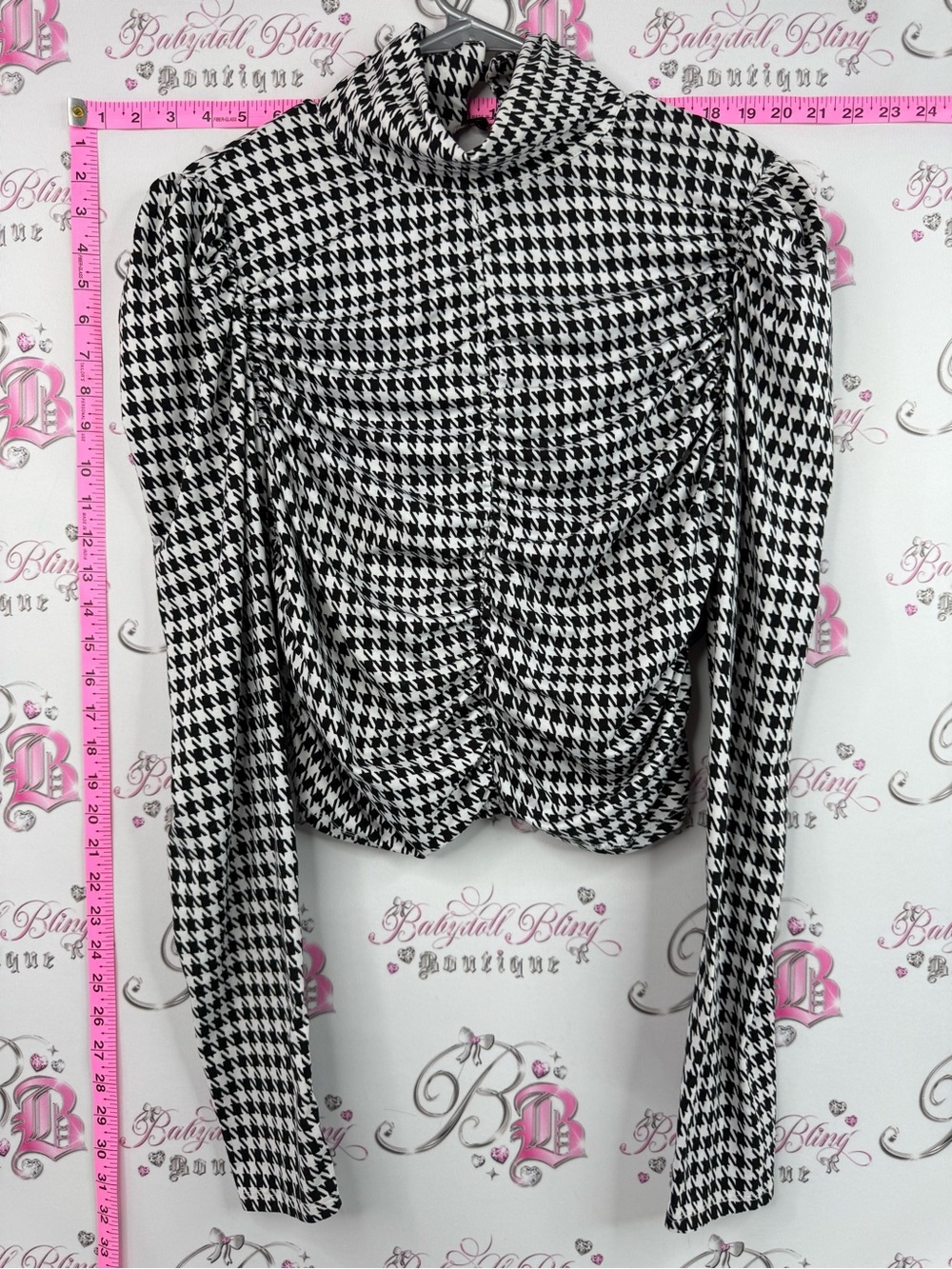 Revamped shirt long sleeve Black & White Houndstooth Long Sleeve Ruched Top